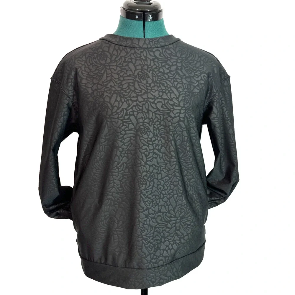 LULULEMON Departure Top Pullover Size 8 Black‎ Long Sleeve Petal Camo Embossed